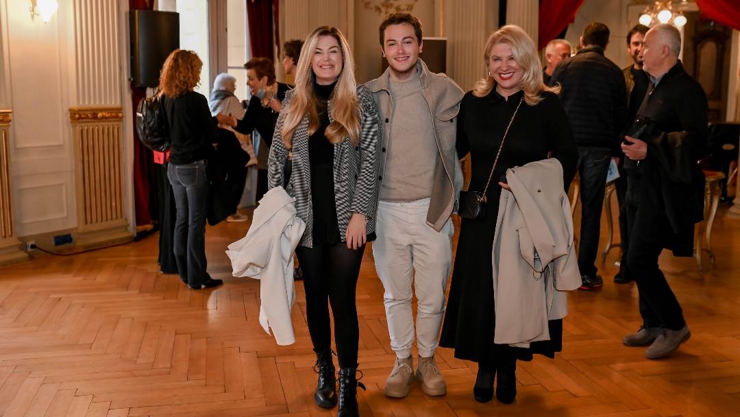 Vesna Škare-Ožbolt ima sina Tina i kćer Valentinu sa suprugom Zlatkom