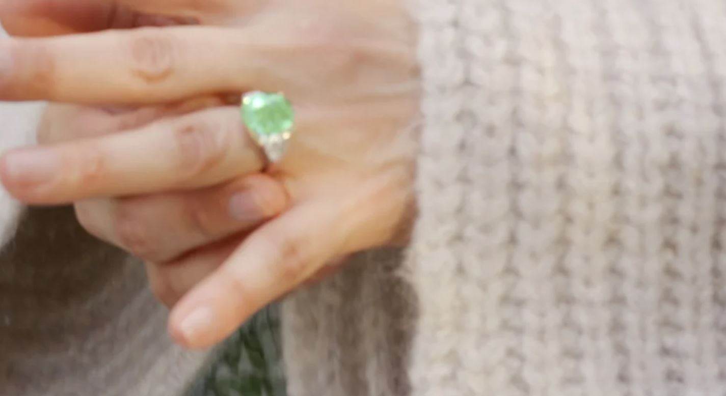 Jennifer Lopez pokazala zaručnički prsten sa zelenim dijamantom