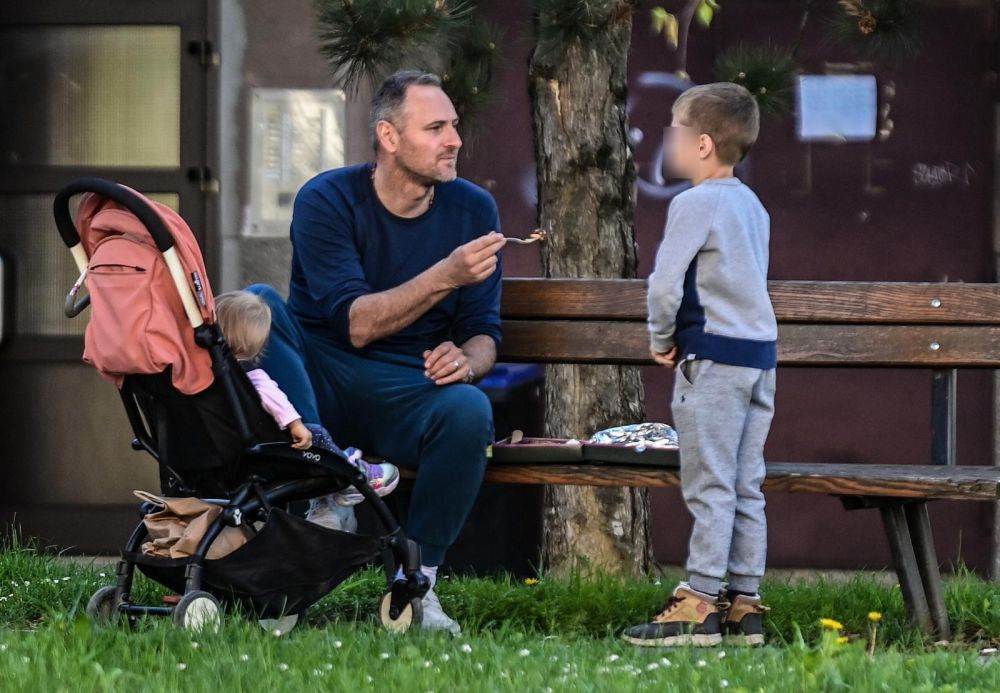 Josip Šimunić s djecom u Maksimiru