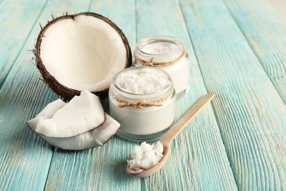 Kokosovo ulje prirodna je namirnica za izbjeljivanje zuba.