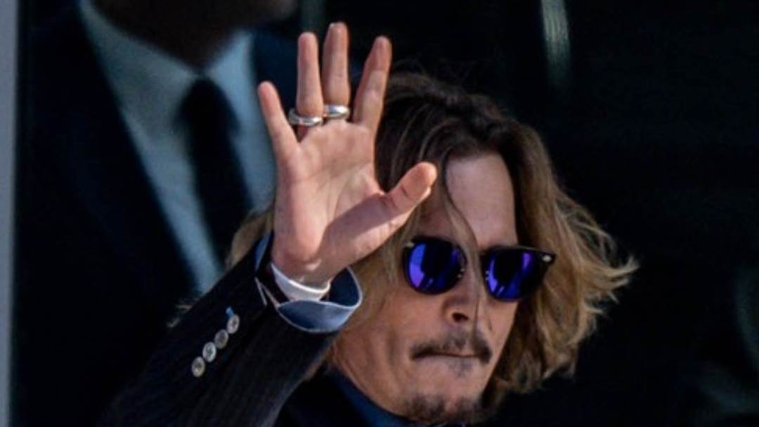 Johnny Depp izgubio je dio prsta nakon što je Amber Heard na njega bacila bocu