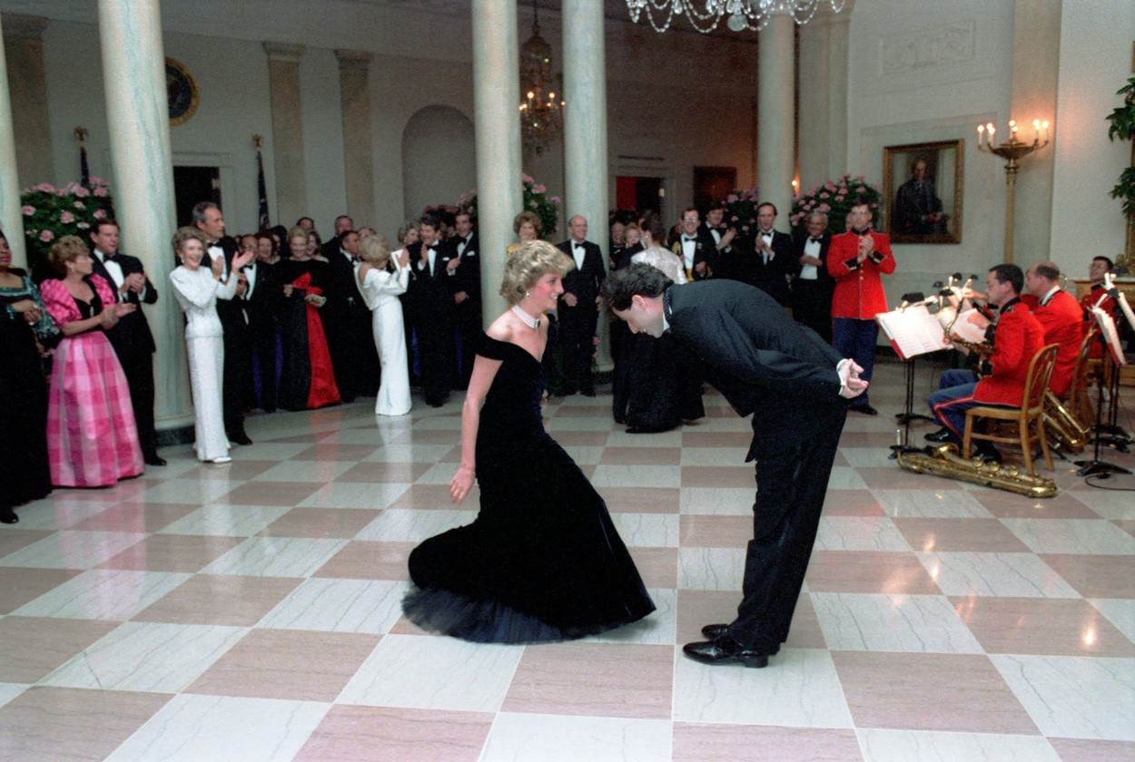 Fotografije princeze Diane i Johna Travolte kako plešu su obišle svijet
