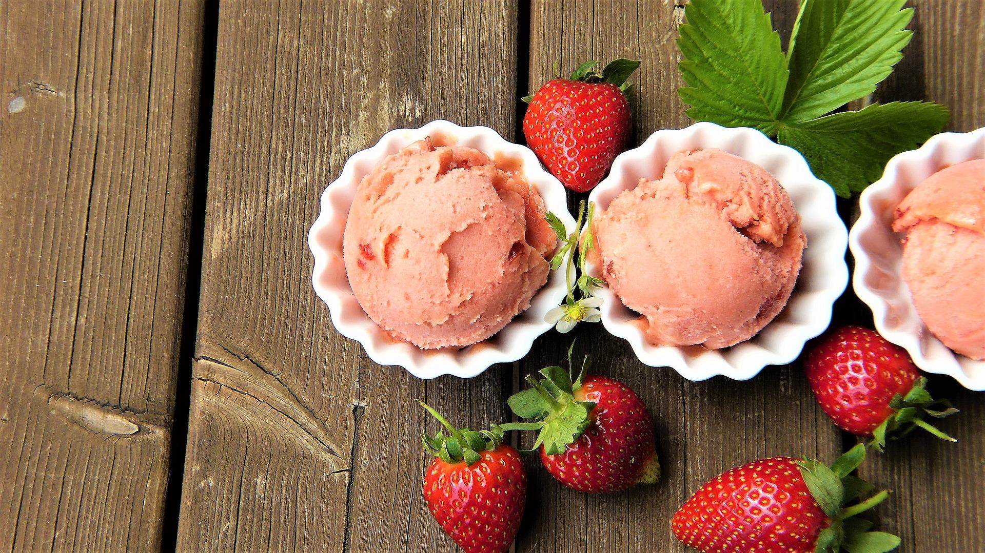strawberry-ice-cream-g4880706b4_1920.jpg