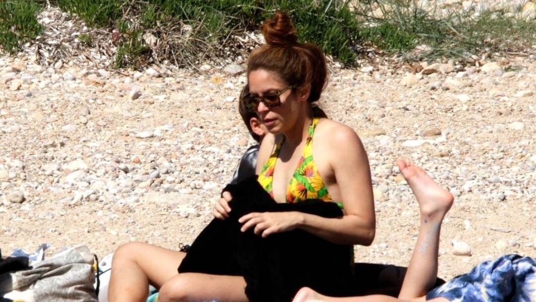 Shakira na odmoru sa sinovima na Ibizi