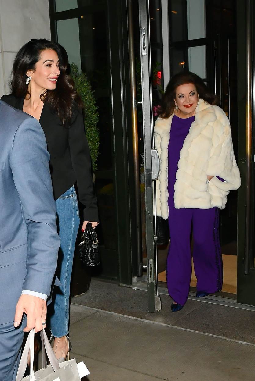 Amal Clooney izašla je na večeru s majkom