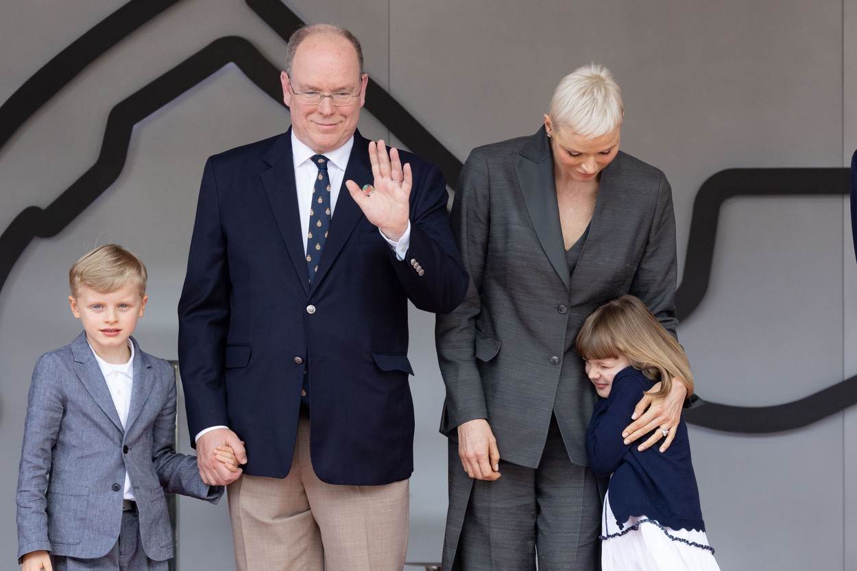 Princeza Charlene s obitelji prvi put u javnosti nakon šest mjeseci