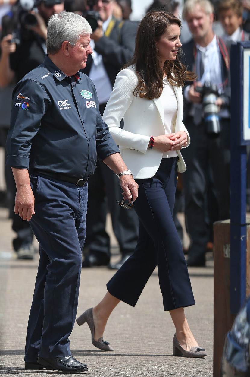 Kate Middleton zna kako izdužiti figuru