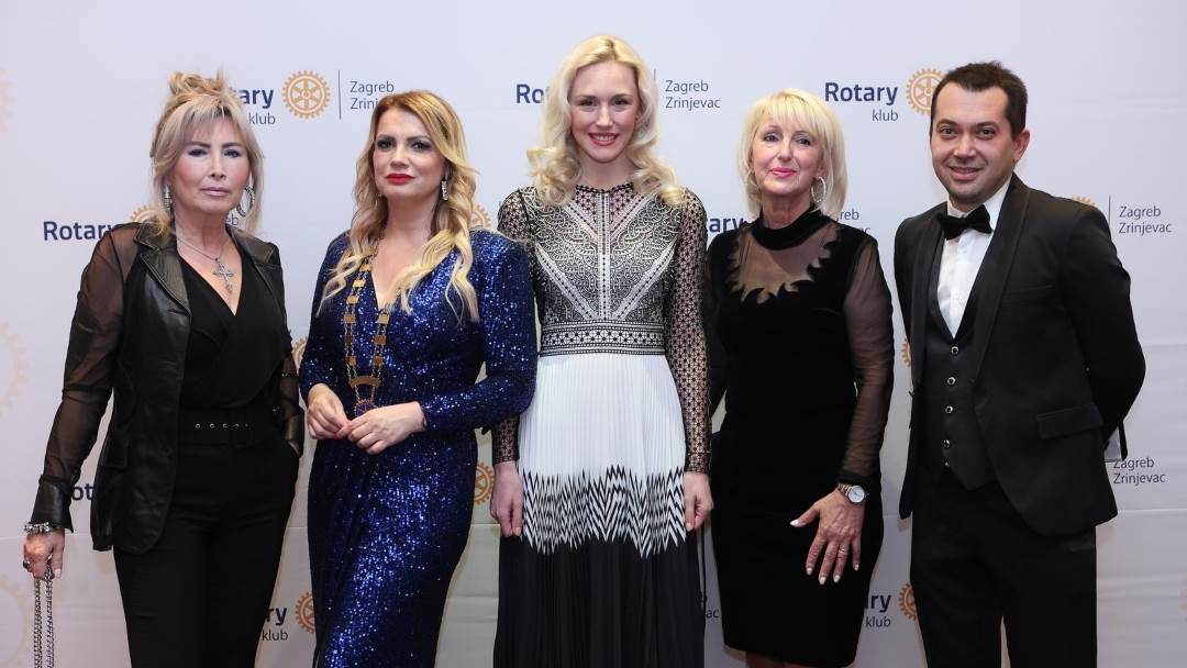 Natalija Prica  pojavila se sinoć na gala večeri Rotary kluba Zagreb Zrinjevac.