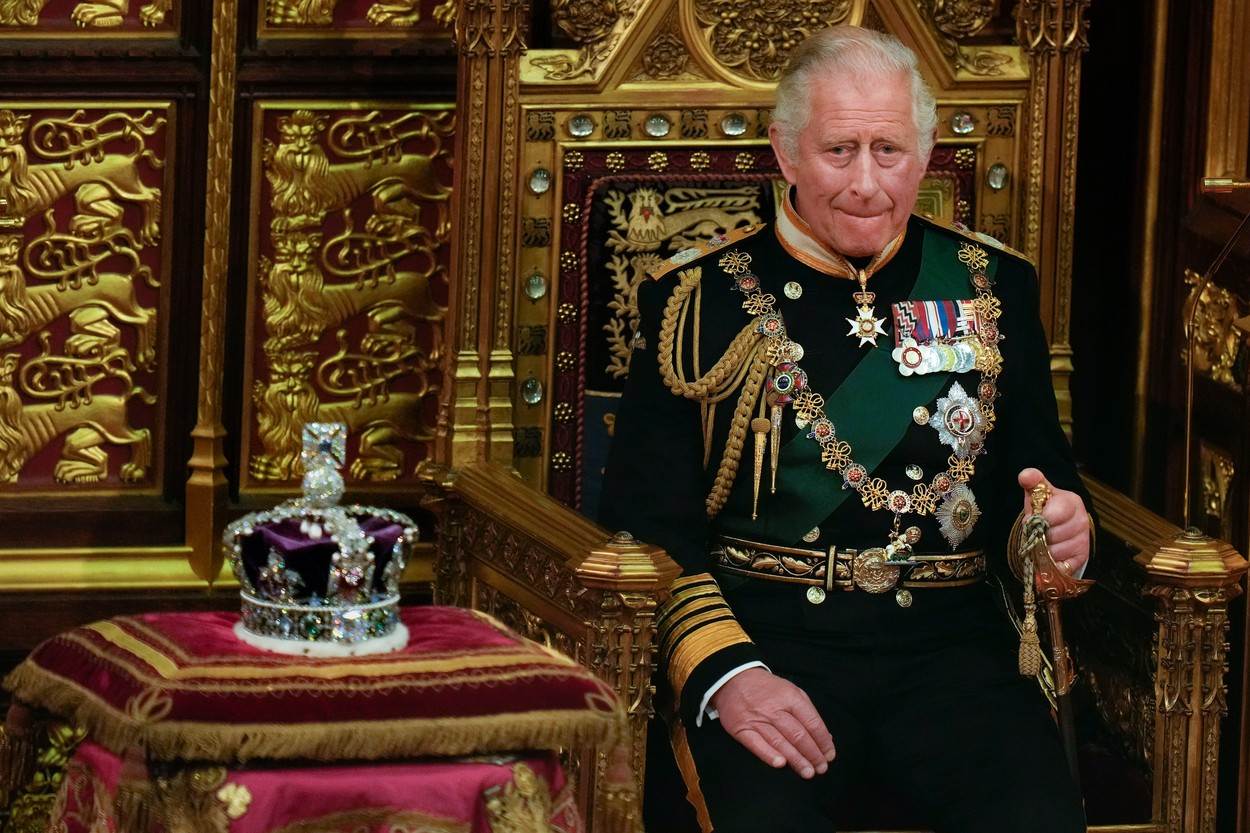 Princ Charles zamijenio je kraljicu prilikom otvaranja parlamenta
