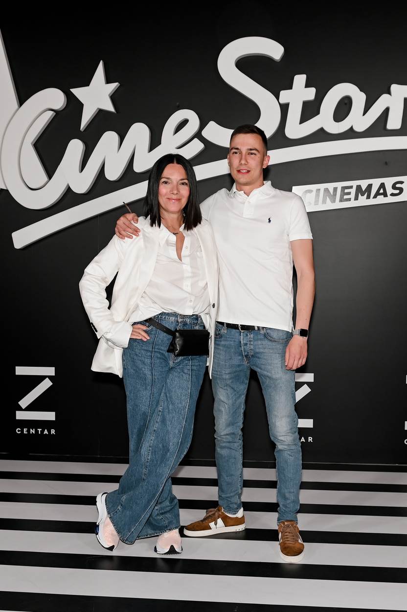 Daniela Trbović i sin Lovro na otvorenju Cinestara u Z centru