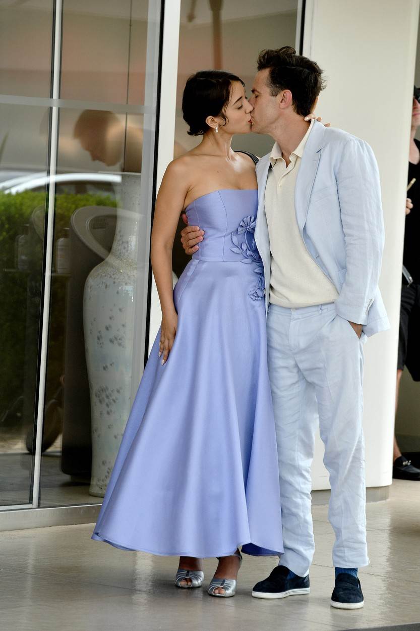Casey Affleck i Caylee Cowan su se poljubili ispred hotela u Cannesu