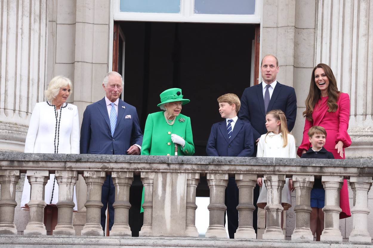 Britanska kraljevska obitelj na proslavi kraljičinog jubileja