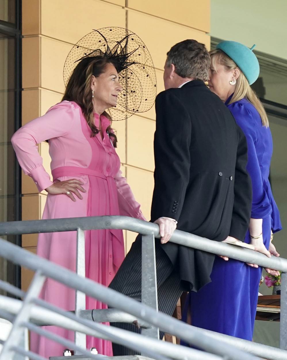 Carole Middleton u istoj haljini poput njezine kćeri Kate Middleton