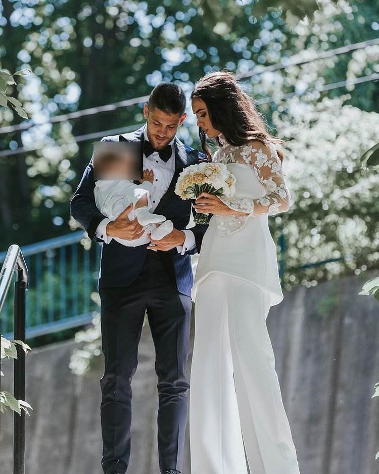 Andrej Kramarić i Mia Ćurković na dan vjenčanja krstili su sina