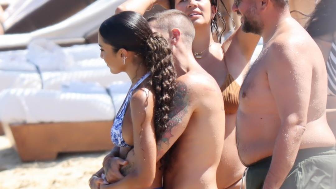 Marco Verratti i Jessica Aidi razmjenjivali su nježnosti na plaži.jpg