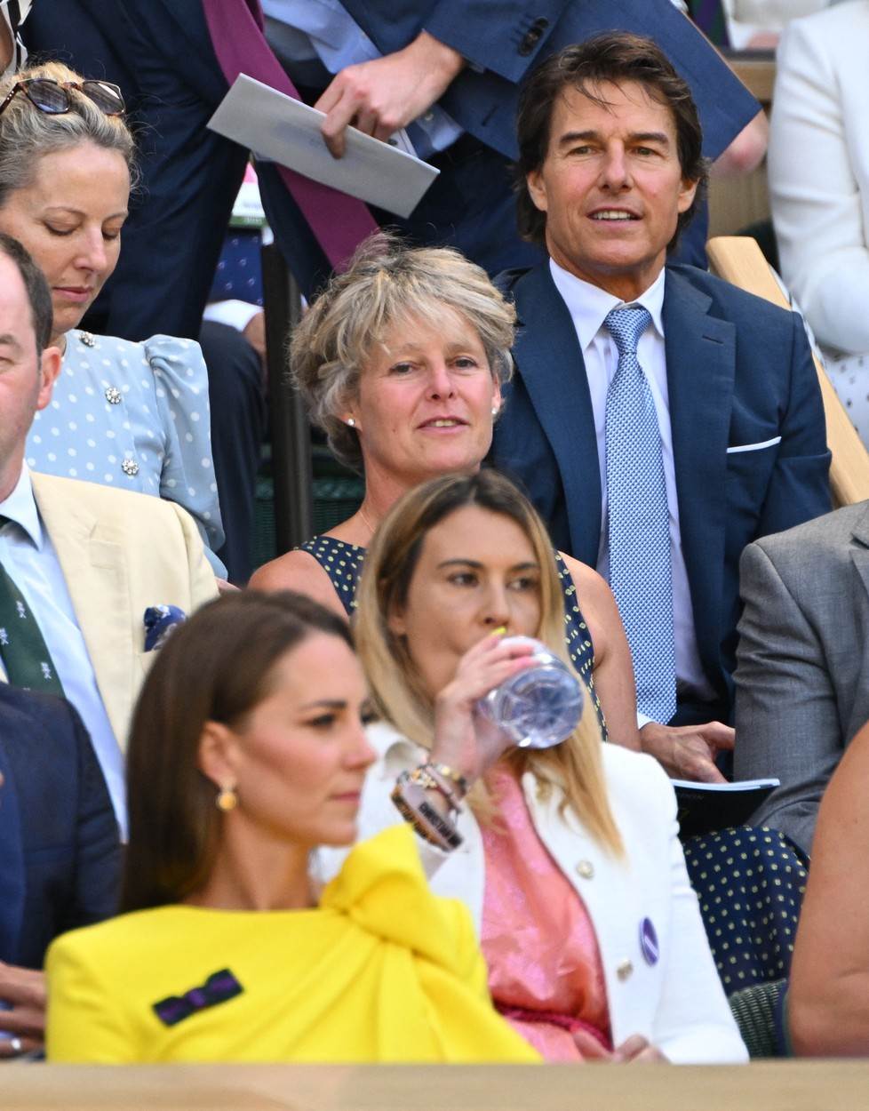 Tom Cruise uhvaćen je kako gleda u Kate Middleton na Wimbledonu