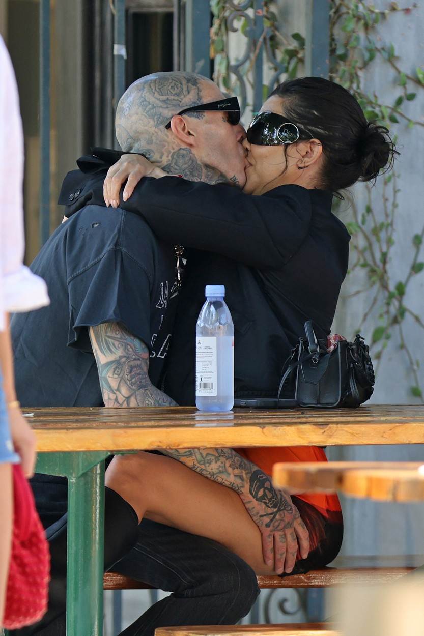 Kourtney Kardashian i Travis Barker ponovno se ljube u javnosti