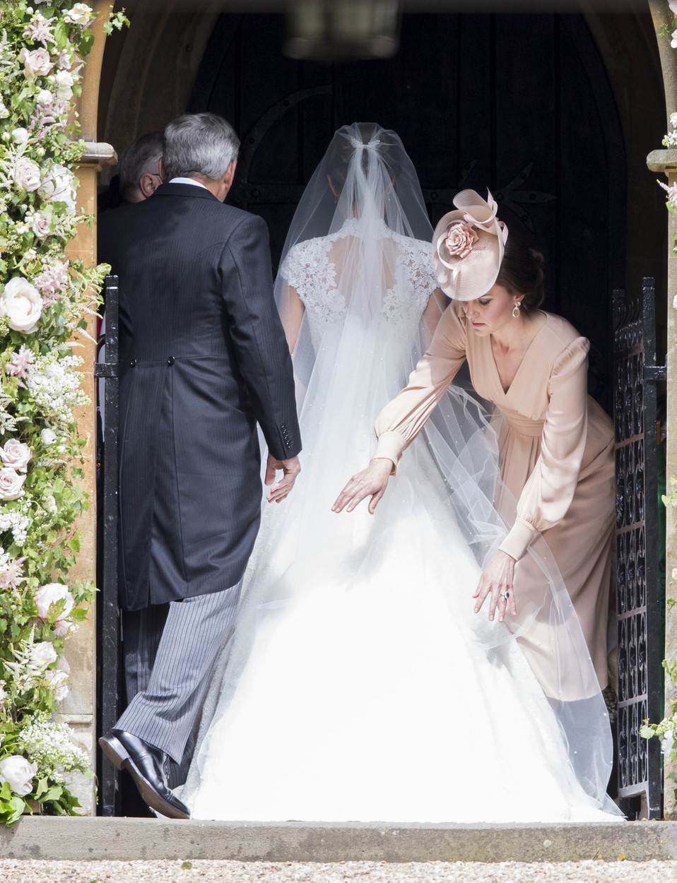 Kate Middleton pomogla je Pippi Middleton oko vjenčanice
