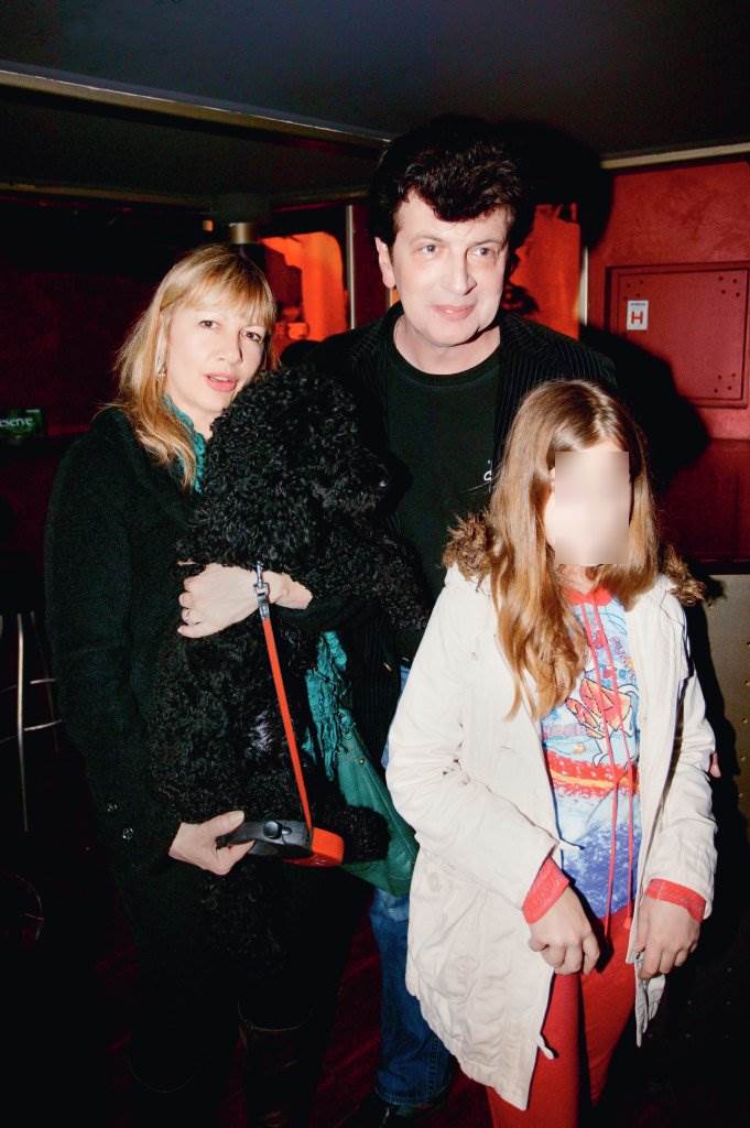 Momčilo Bajagić Bajaga i Emilija Bajagić s kćeri Anđelom