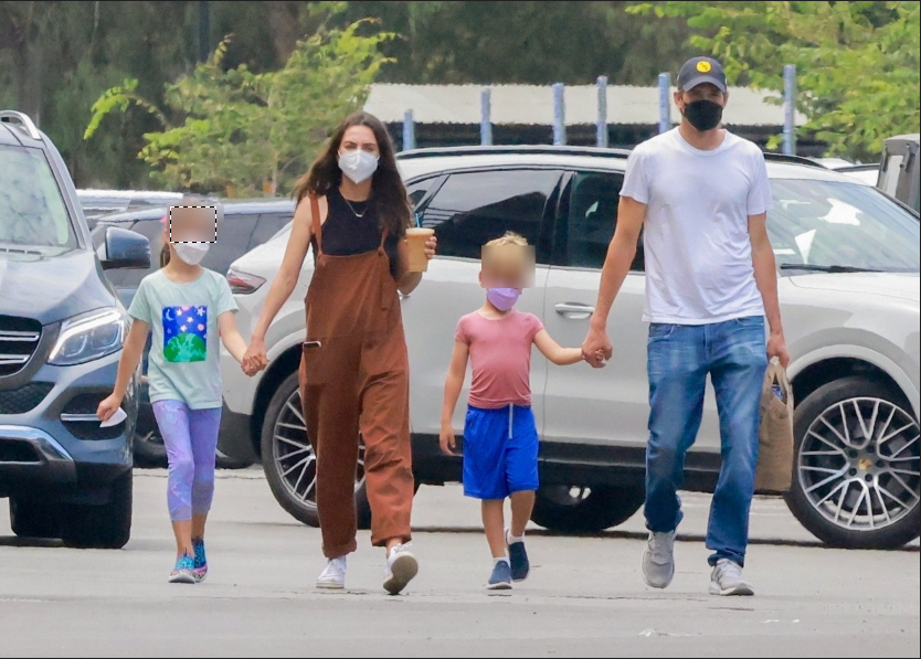 Mila Kunis, Ashton Kutcher i njihova djeca nose zaštitne maske na licu iako nisu obavezne.PNG
