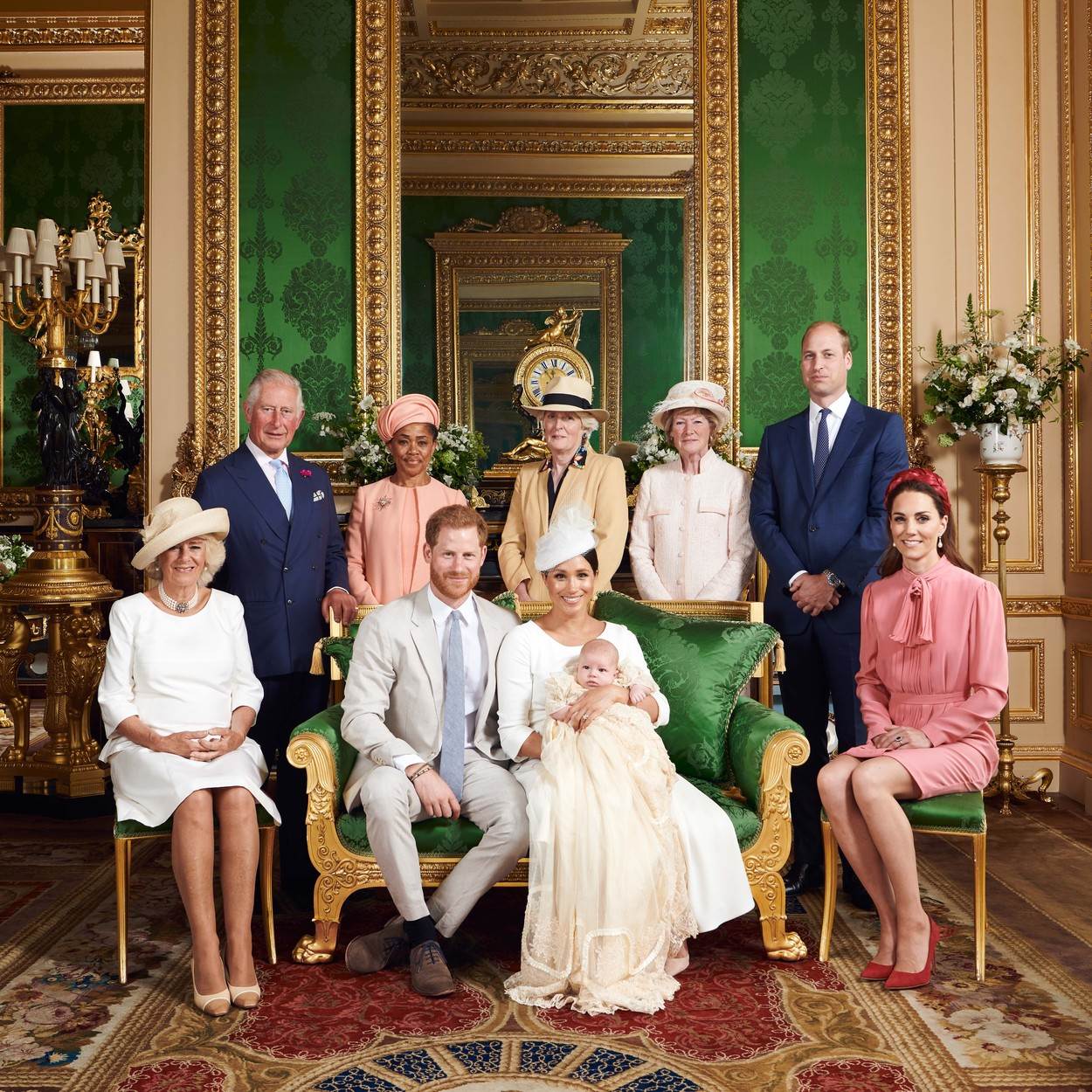 Kraljevska obitelj na krštenju Archieja, sina princa Harryja i Meghan Markle