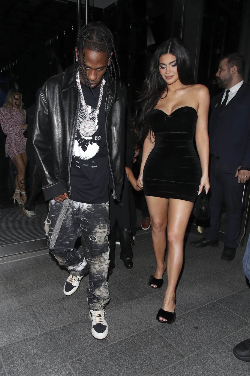 Kylie Jenner i Travis Scott na romantičnoj večeri