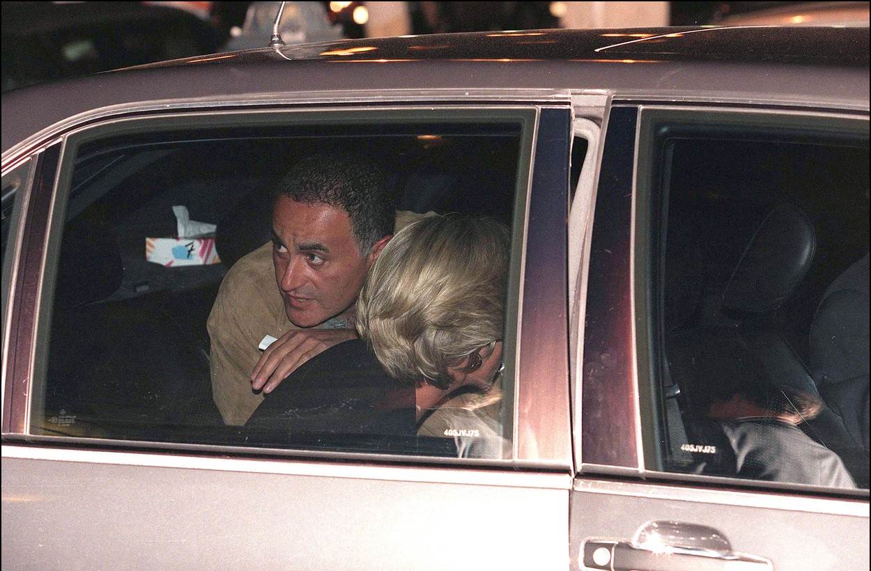 Dodi Al-Fayed i princeza Diana poginuli su zajedno u prometnoj nesreći