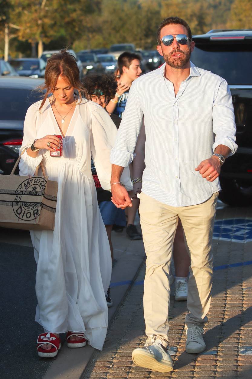 Jennifer Lopez nosi adidas x Gucci papuče