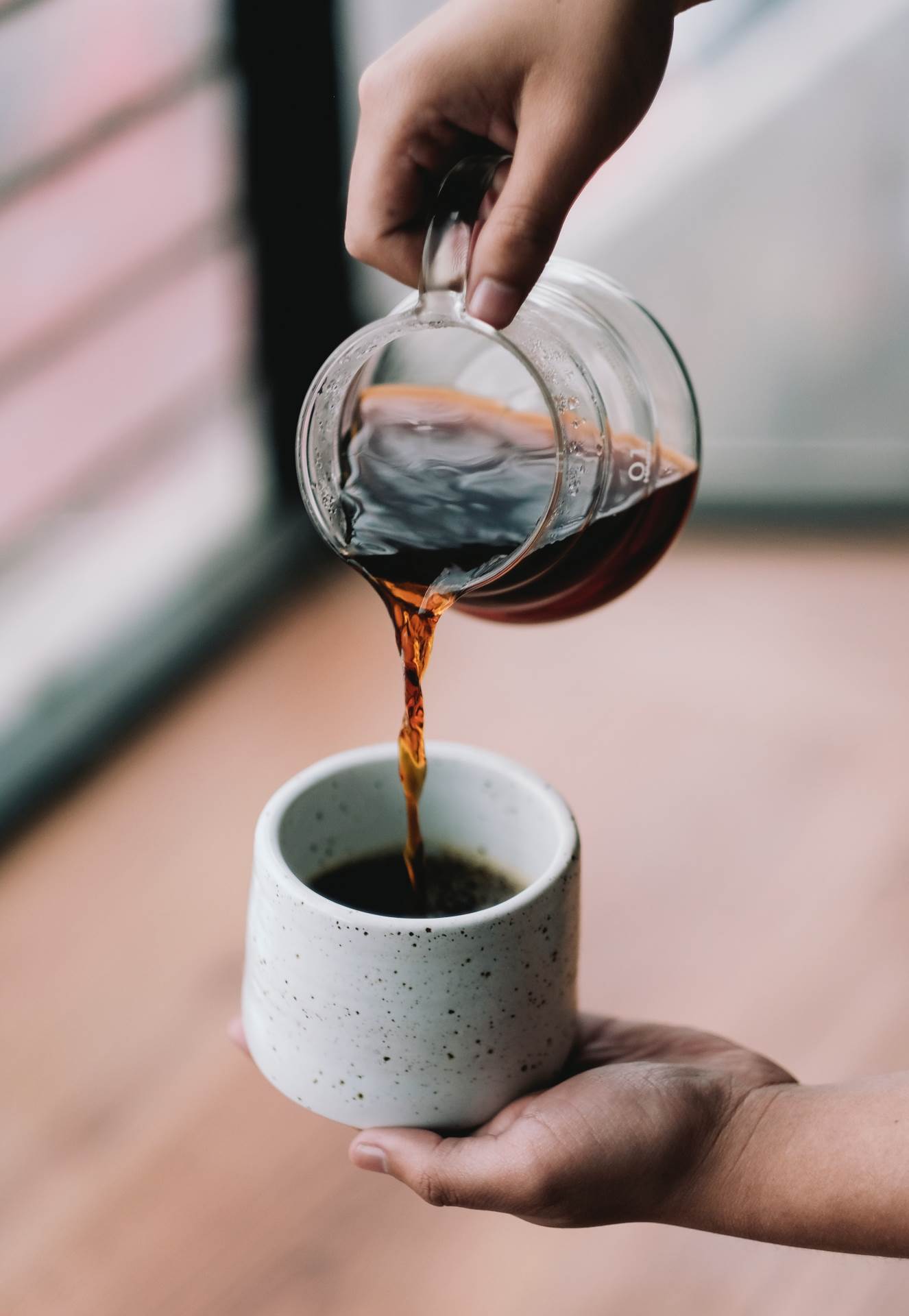 Kofein u kavi poboljšava termogenezu, omogućujući vašem tijelu da sagorijeva više kalorija