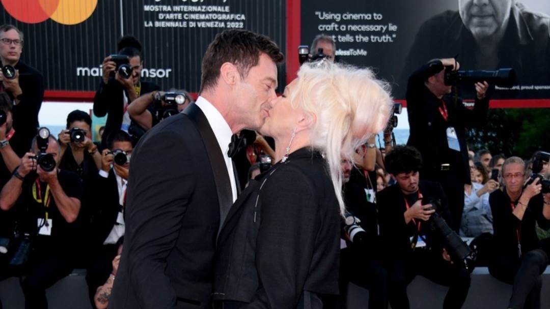 Hugh Jackman i Deborra Lee Furness poljubac na crvenom tepihu
