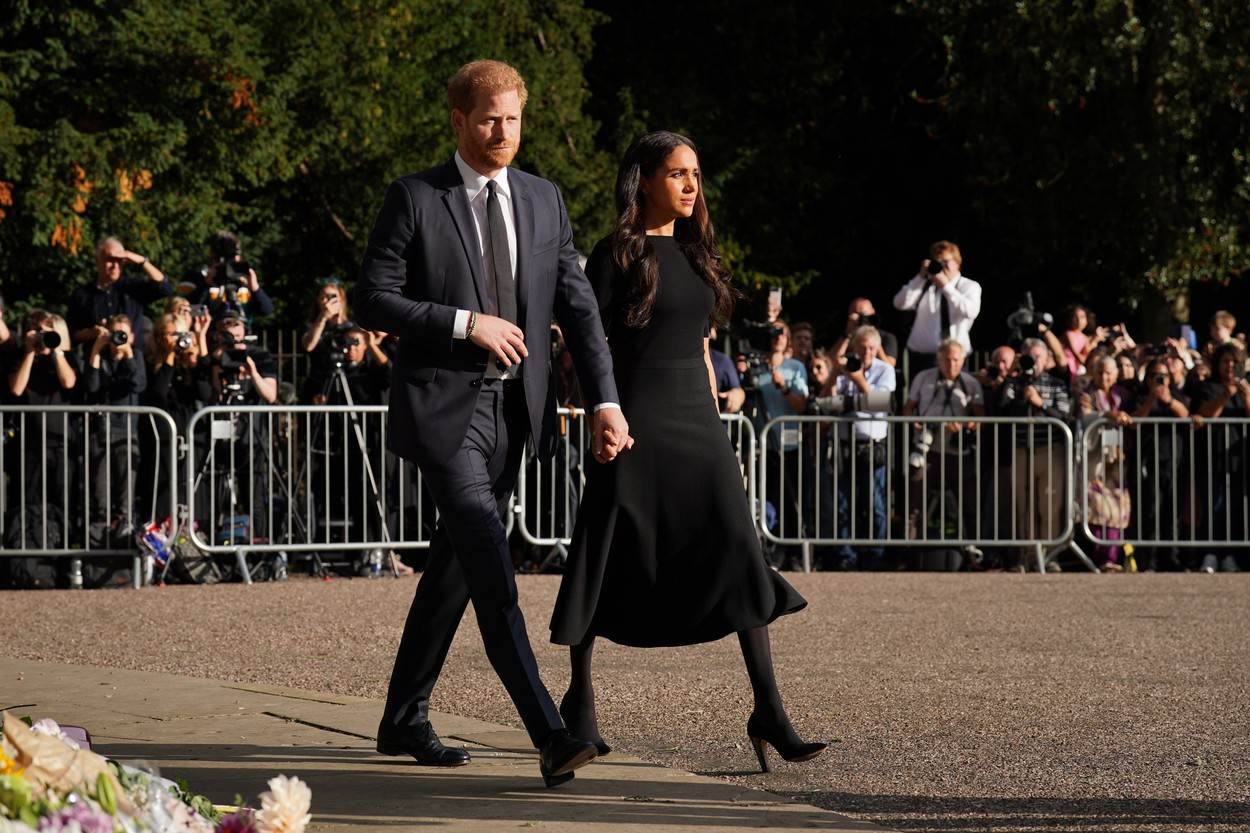 Princ Harry i Meghan Markle držali su se za ruke