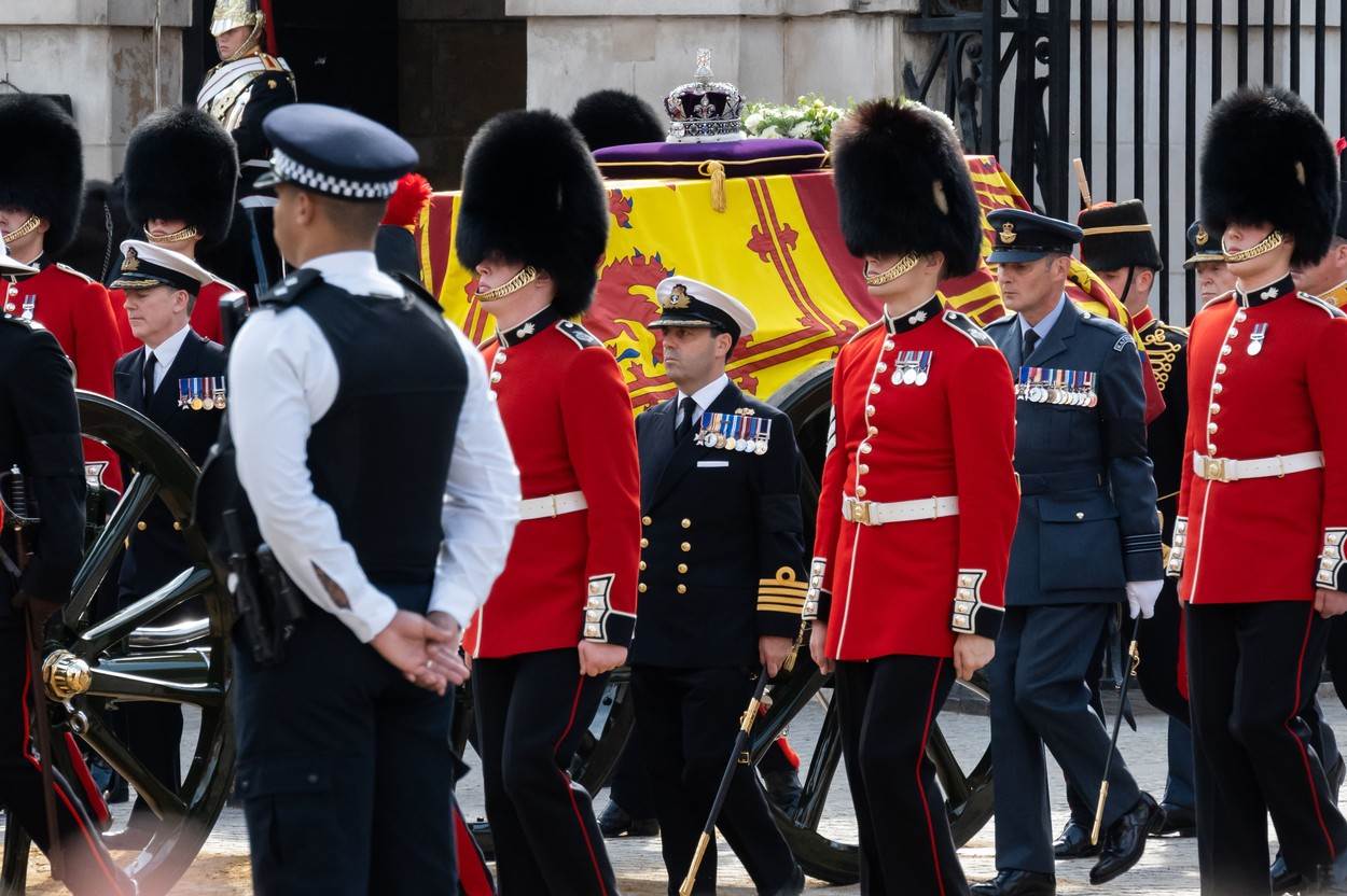 Lijes kraljice Elizabete nalazi se u Westminster Hallu