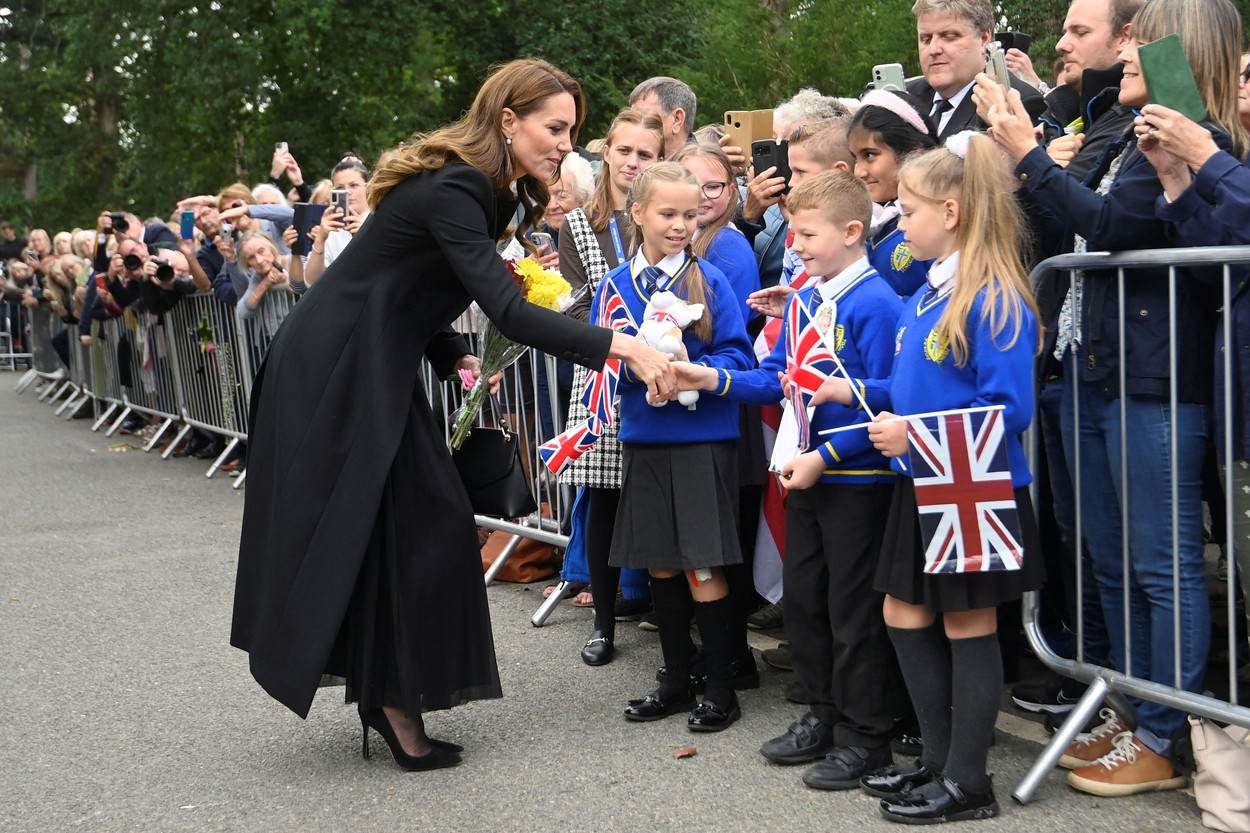 Kate Middleton i princa Williama građani vole više nego Charlesa