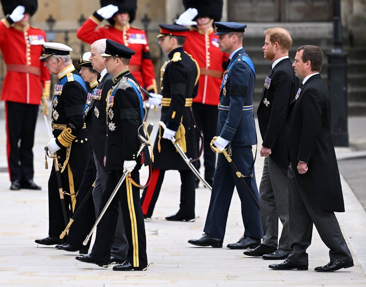 Princ William i princ Harry na posljednjem ispraćaju