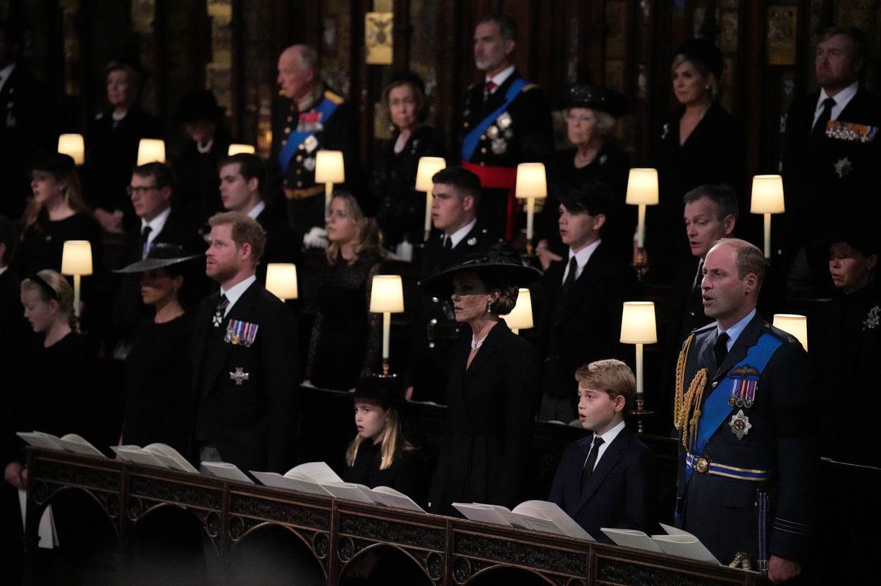 Princ Harry i princ William s obitelji u kapeli svetog Jurja u Windsoru