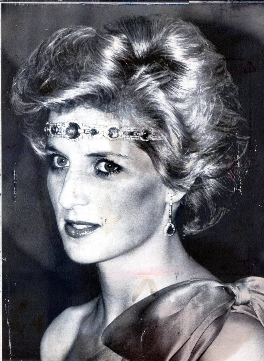 Princeza Diana nosila je ogrlicu kao ukras za glavu