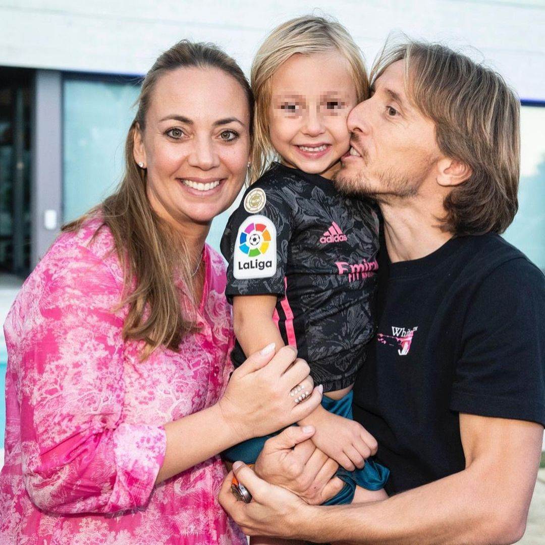 Luka Modrić s kćeri Sofijom i suprugom Vanjom
