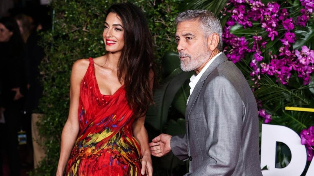 Amal Clooney je godinama njegovala tamnu dugu kosu