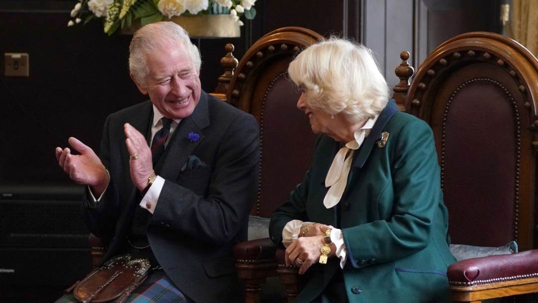 Kralj Charles III. i kraljica supruga Camilla su godinama imali aferu