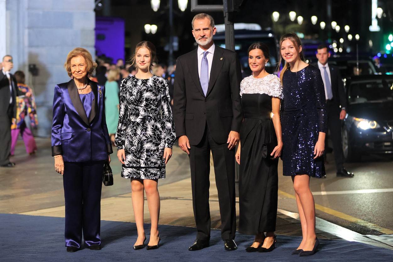 Kralj Filip VI. i kraljica Letizia s kćerima