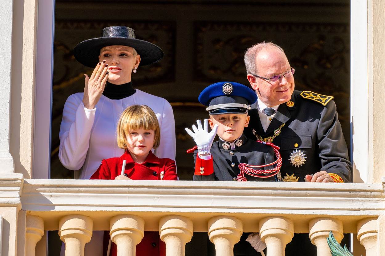 Princeza Charlene s princom Albertom i djecom