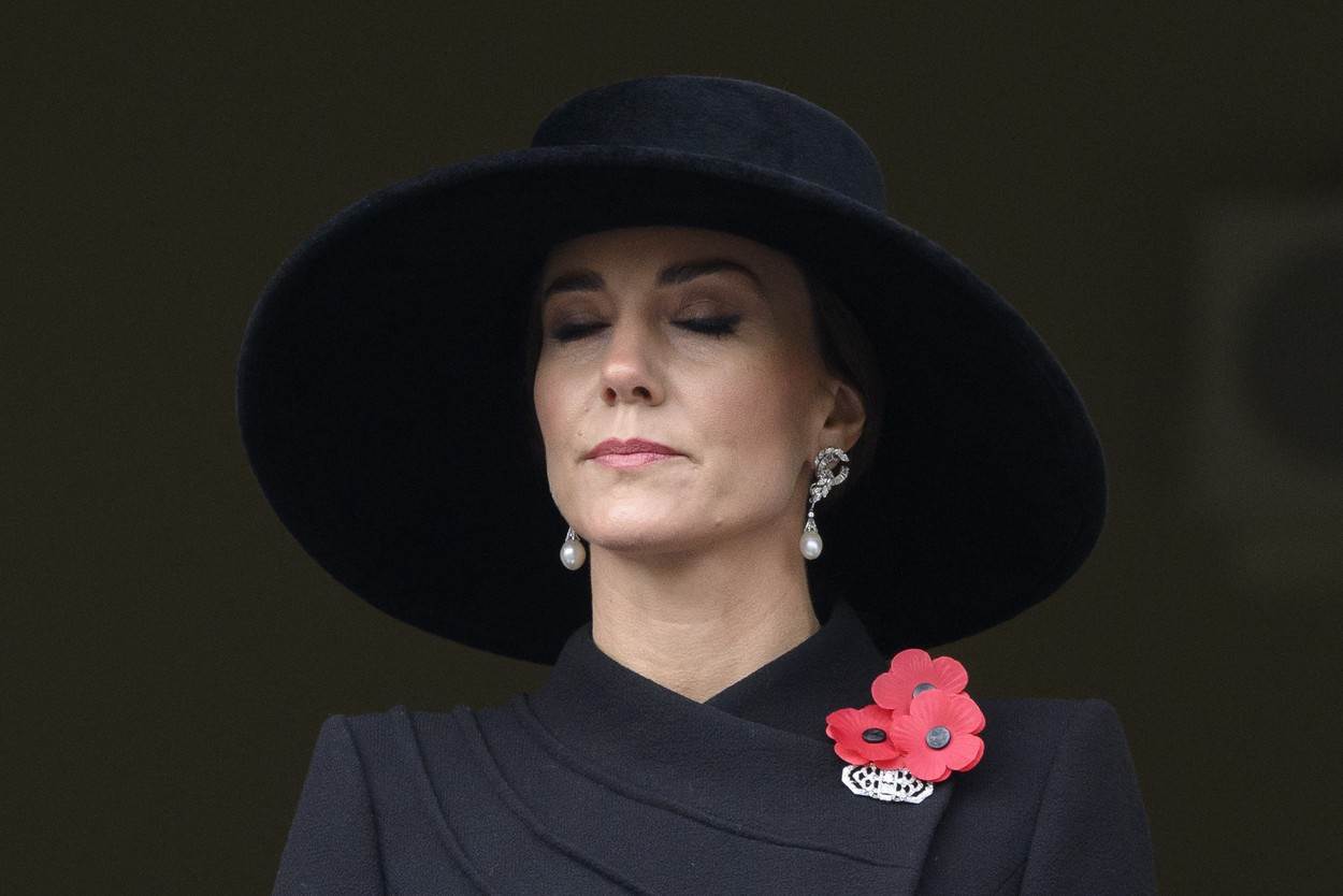 Kate Middleton nosi naušnice koje joj je poklonila kraljica Elizabeta