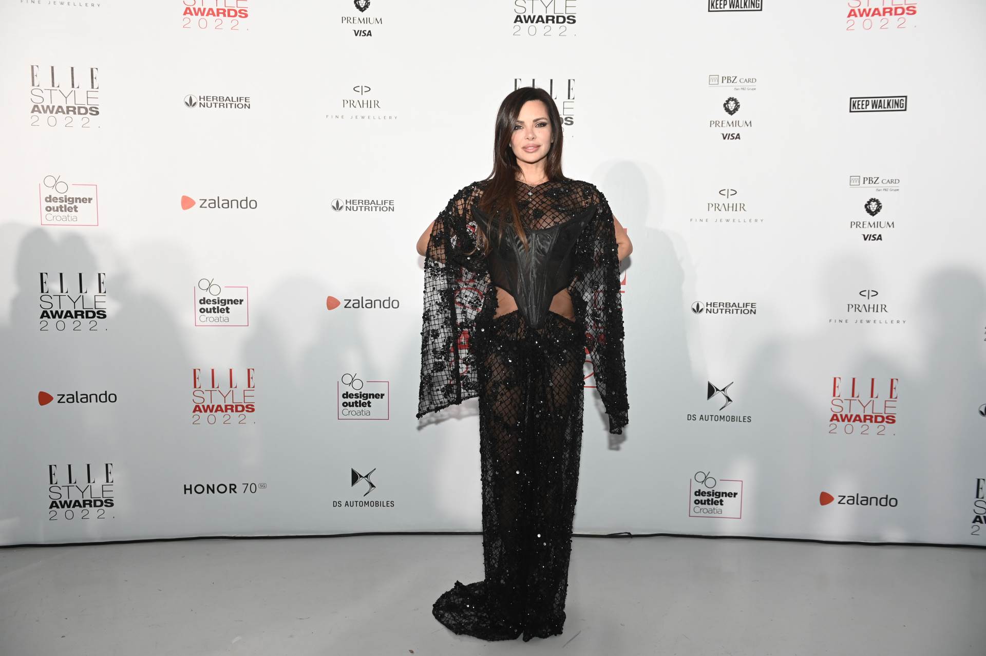 Nikolina Pišek u kreaciji Matije Vuice na Elle Style Awards 2022.
