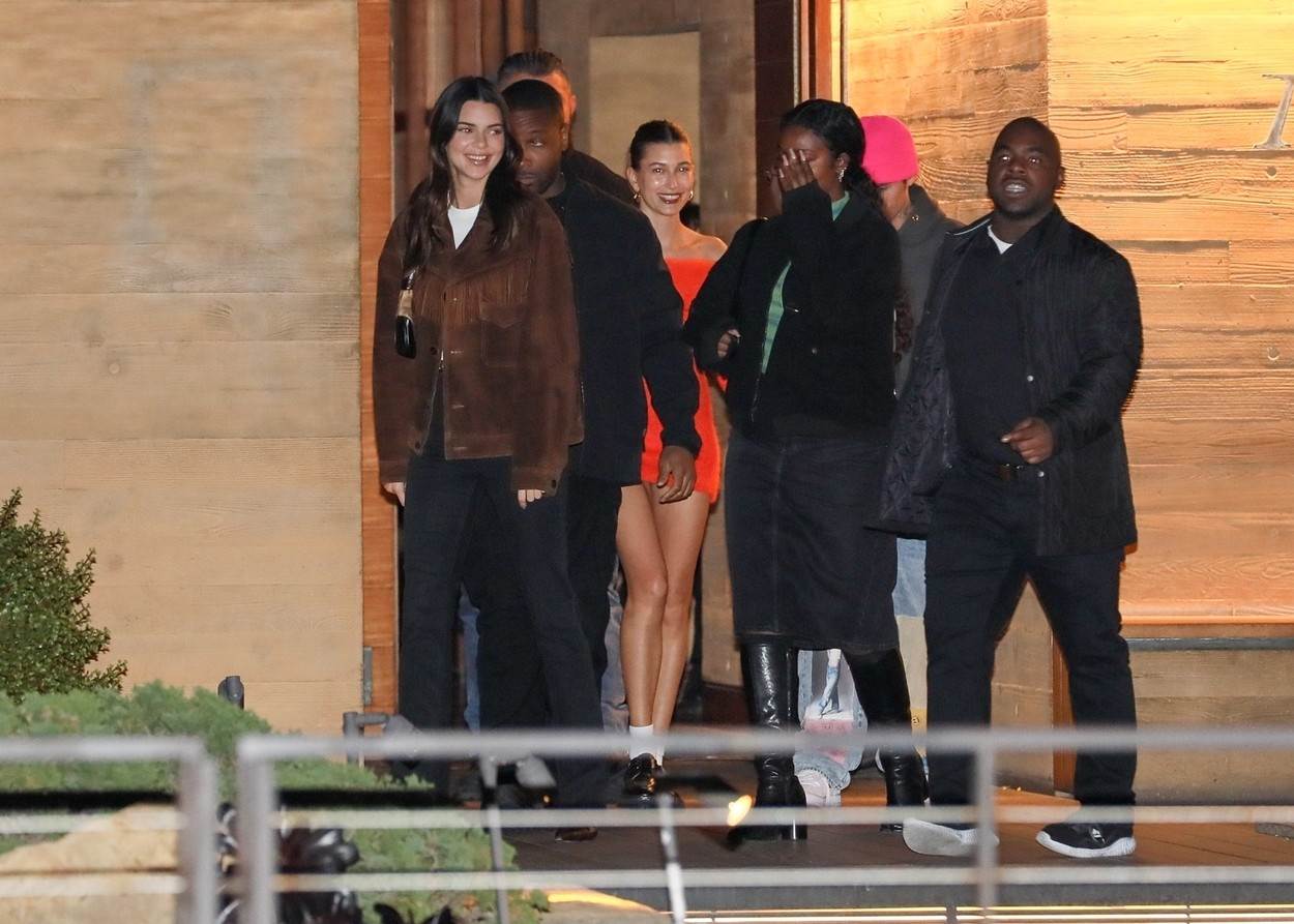 Kendall Jenner, Hailey Bieber i Justin Bieber na večeri