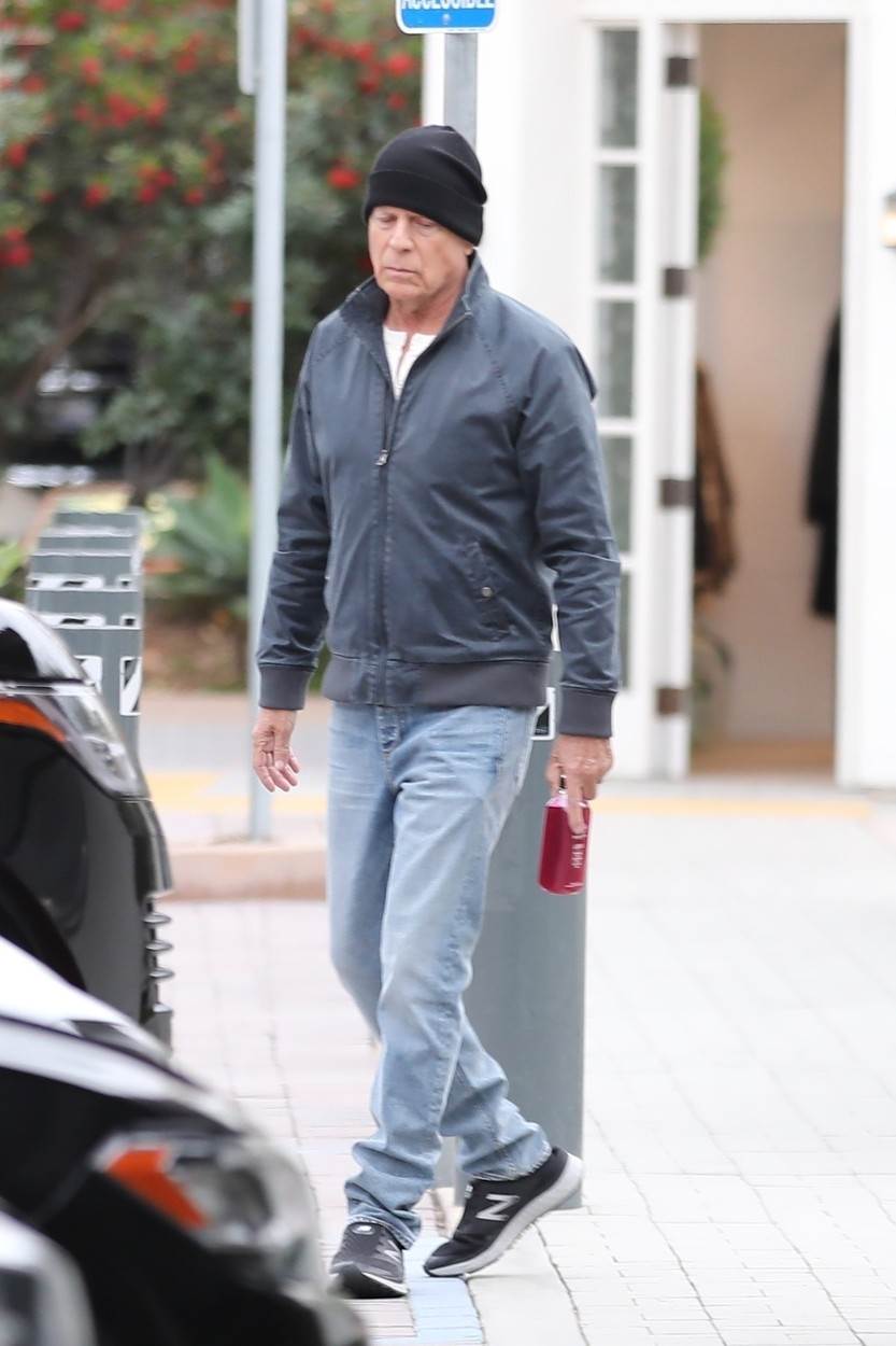 Bruce Willis zbog bolesti izgleda starije i mršavije