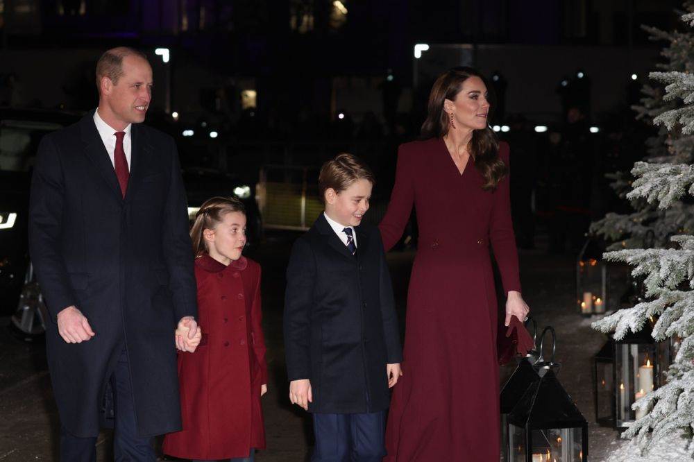Princ William i Kate Middleton s obitelji na božićnom koncertu