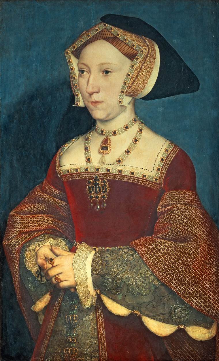 Hans Holbein Mlađi naslikao je Jane Seymour koja nosi choker ogrlicu od bisera i dragog kamenja s privjeskom ukrašenim draguljima