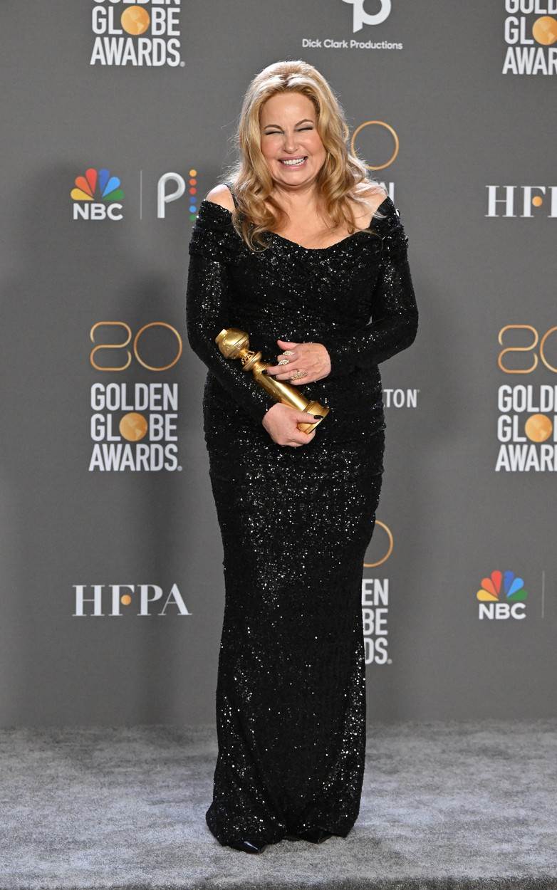 Jennifer Coolidge dobila nagradu za najbolju sporednu glumicu na Zlatnim globusima 2023