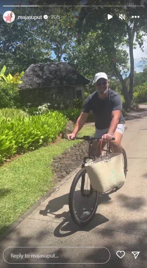 Nenad Tatarinov vozi bicikl na Mauricijusu
