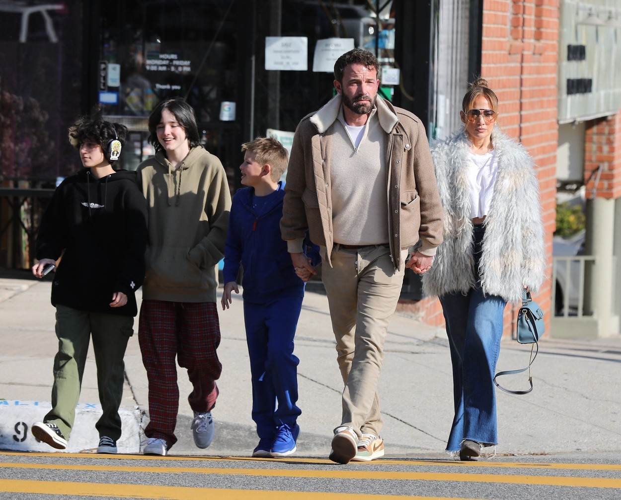 Jennifer Lopez i Ben Affleck s djecom u šetnji Los Angelesom